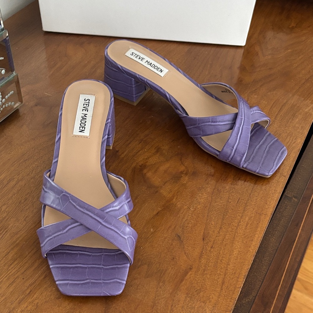 Steve Madden Lavender Croc-Embossed Heels